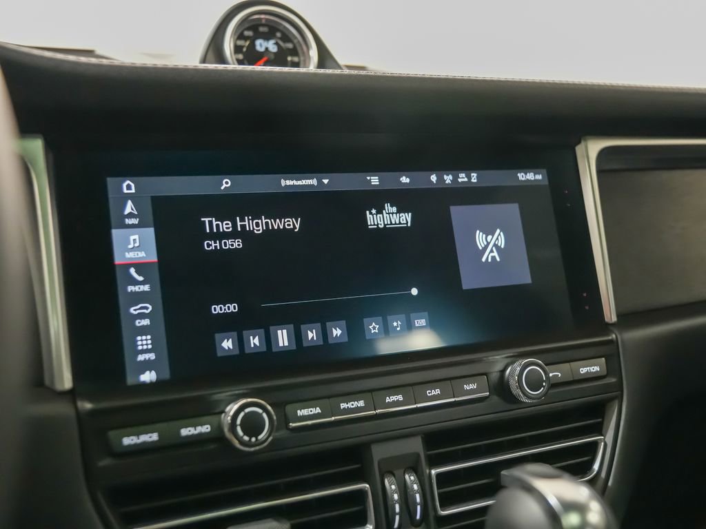 Certified 2020 Porsche Macan GTS image 30