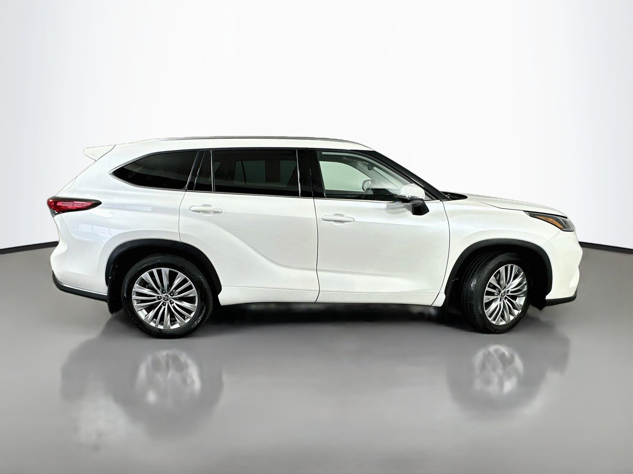 Used 2021 Toyota Highlander Platinum AWD/4WD image 8