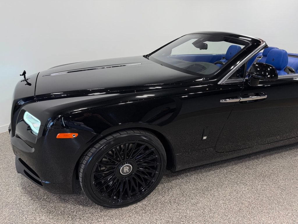 Used 2019 Rolls-Royce Dawn RWD image 26