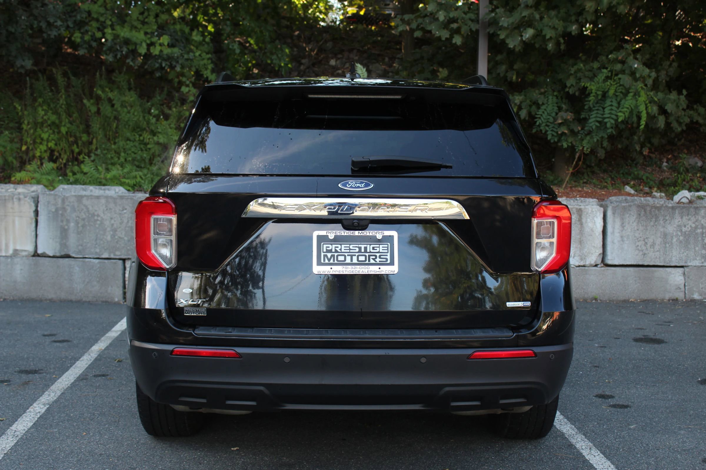 Used 2020 Ford Explorer XLT w/ Comfort Package image 8