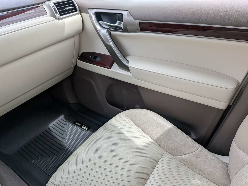Used 2017 Lexus GX 460 Premium w/ Premium Package AWD/4WD image 19