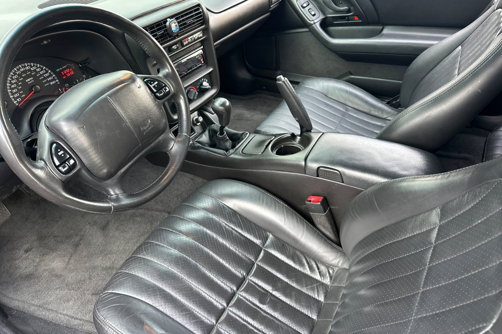 Used 2002 Chevrolet Camaro Z28 w/ SS Performance/Appearance Pkg RWD image 10