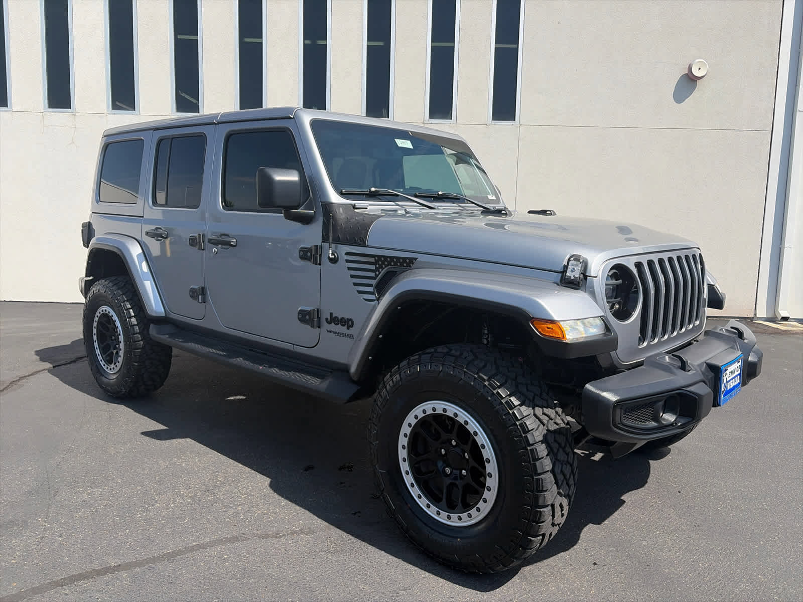 Used 2021 Jeep Wrangler Unlimited Sahara AWD/4WD image 2