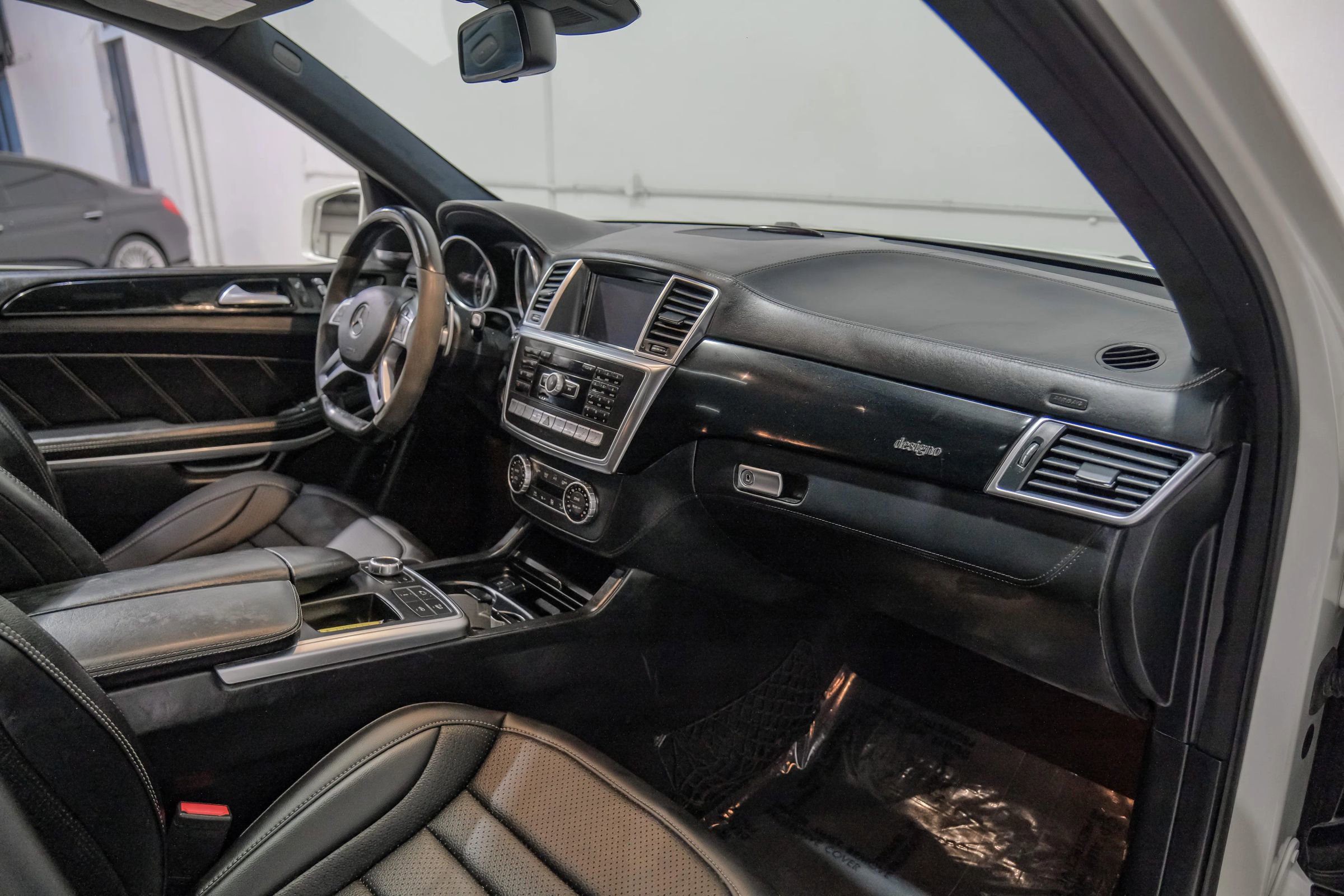 Used 2016 Mercedes-Benz GL 63 AMG 4MATIC image 17