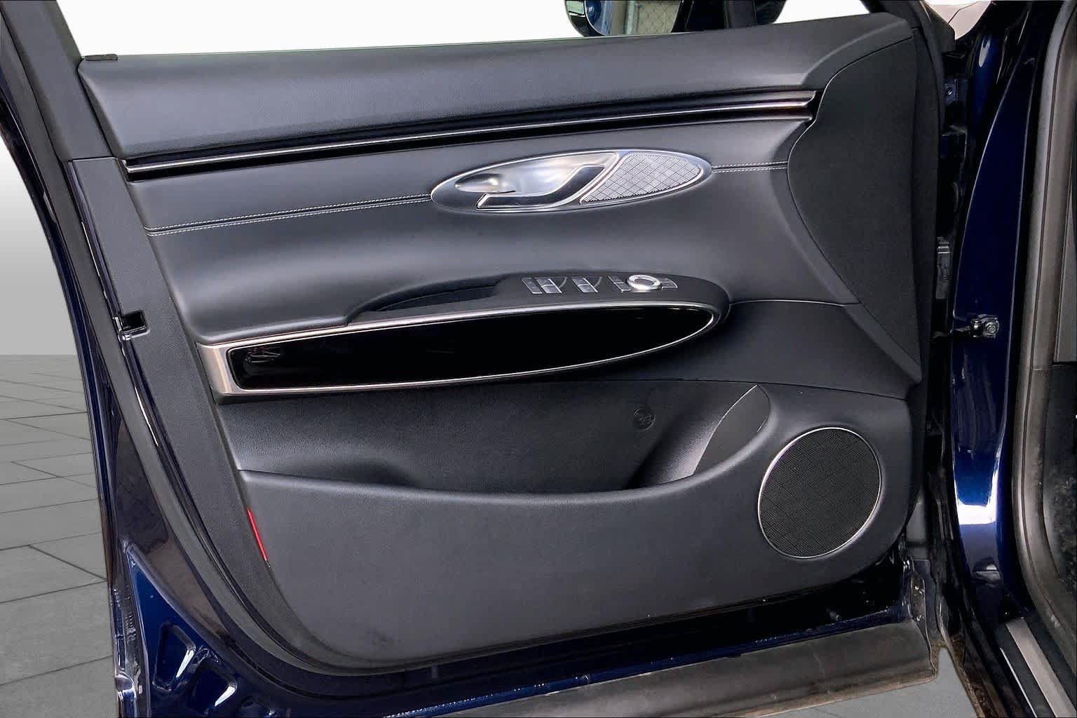 Used 2025 Genesis GV70 2.5T AWD/4WD image 22