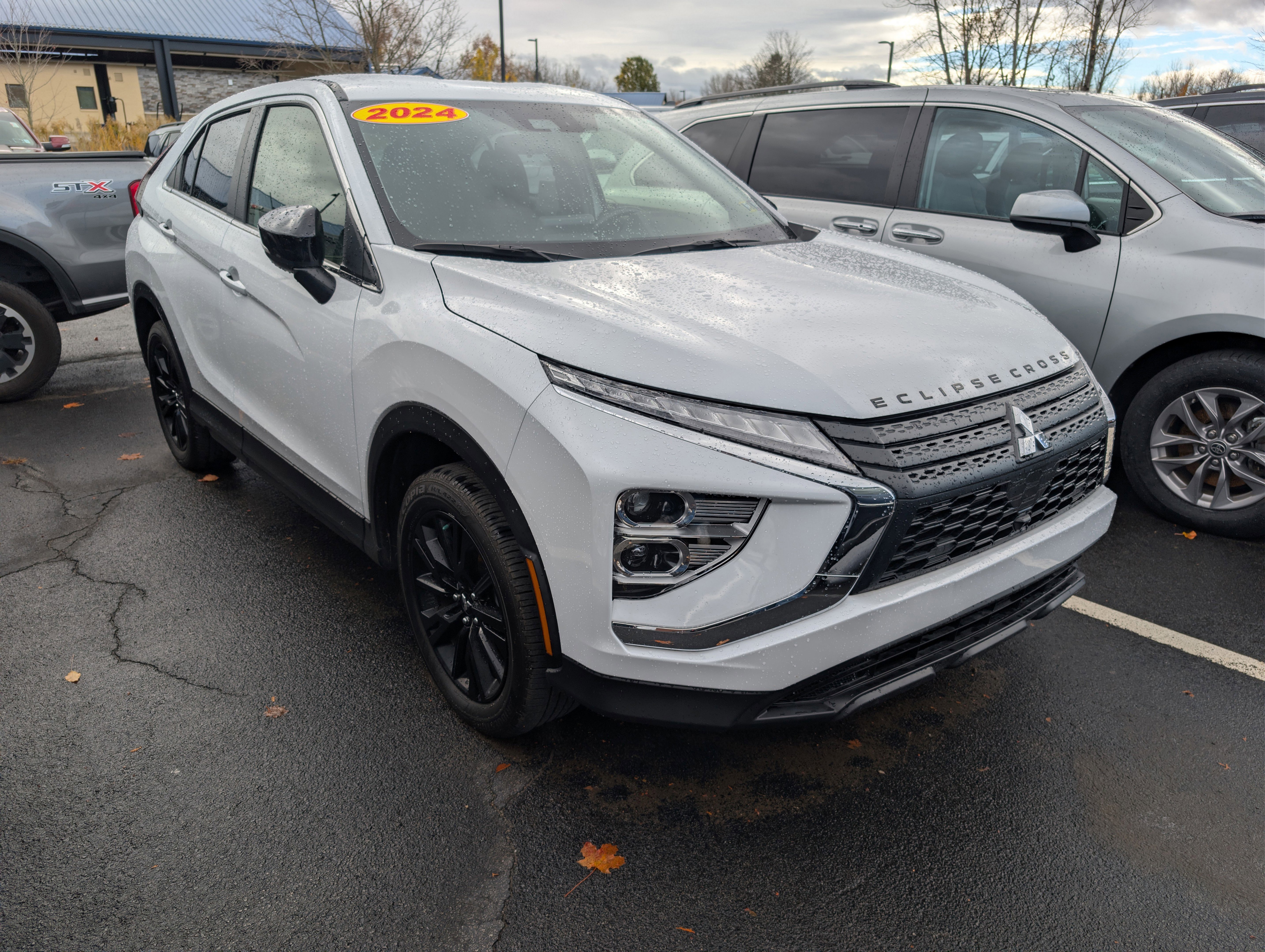 Used 2024 Mitsubishi Eclipse Cross LE image 3
