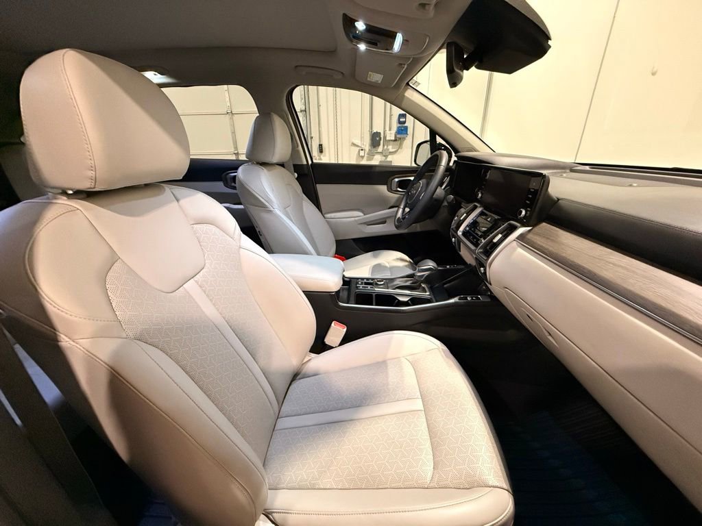 Used 2023 Kia Sorento X-Line EX image 29