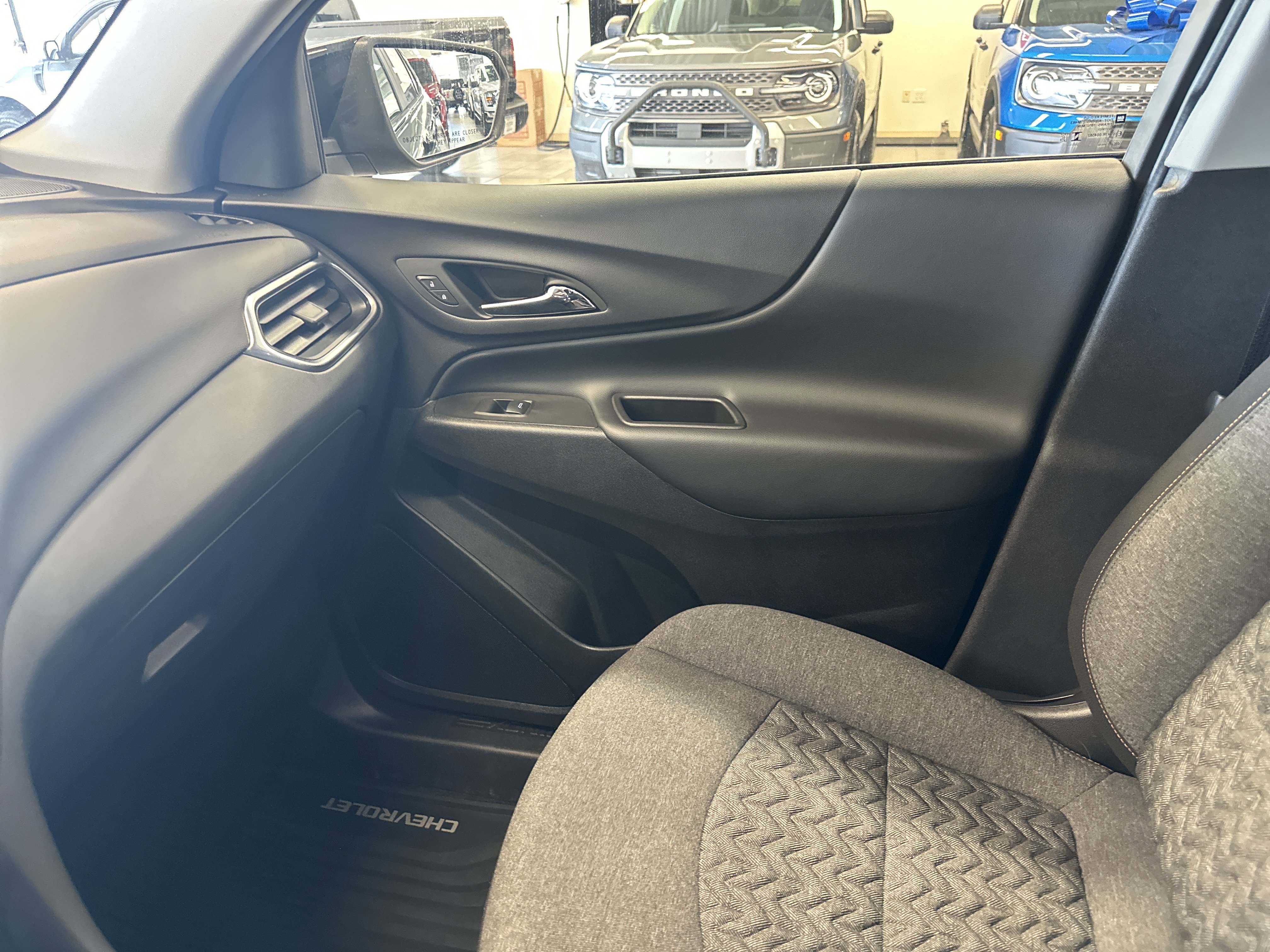 Used 2024 Chevrolet Equinox LT FWD image 24