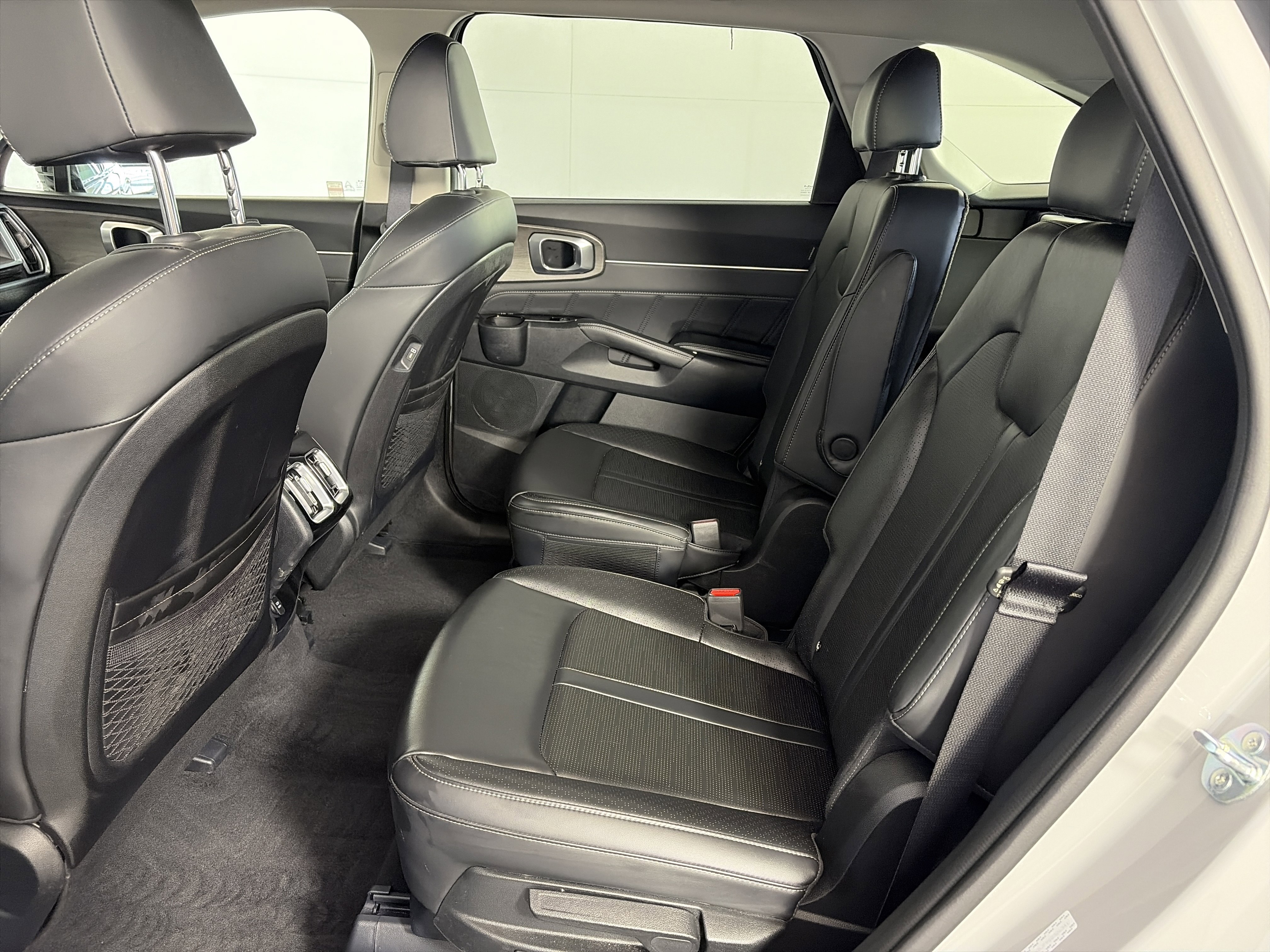 Certified 2025 Kia Sorento SX image 7
