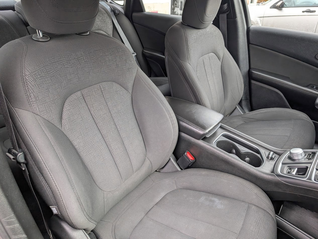 Used 2015 Chrysler 200 Limited w/ Convenience Group image 18