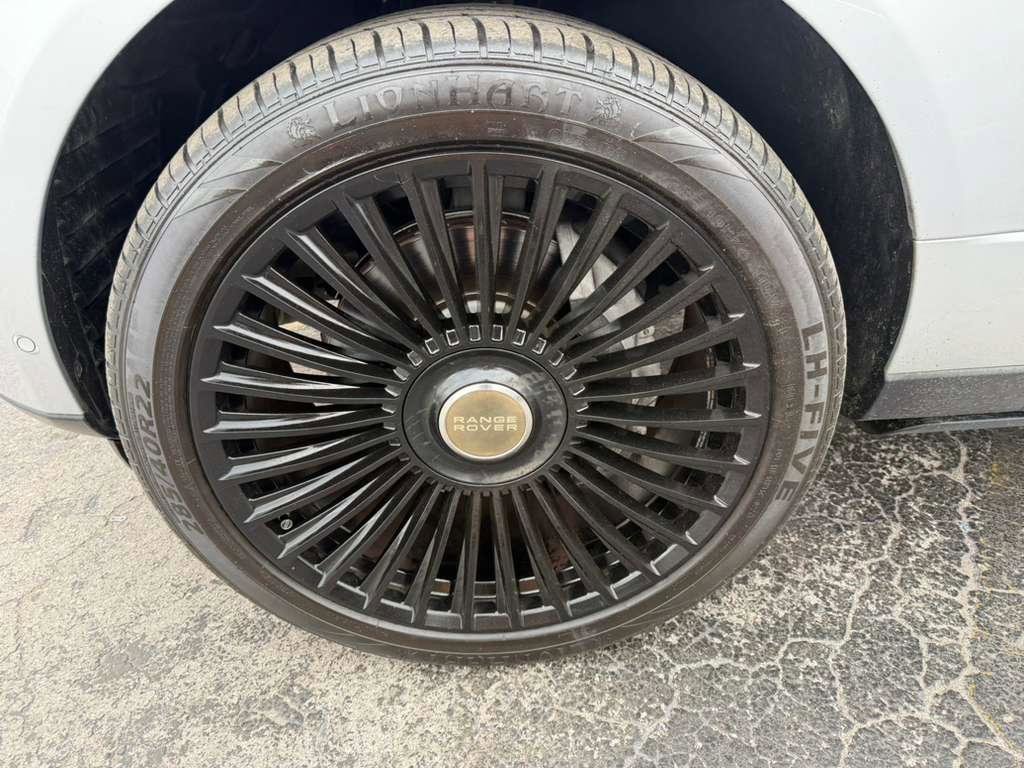 Used 2016 Land Rover Range Rover Long Wheelbase Supercharged image 9