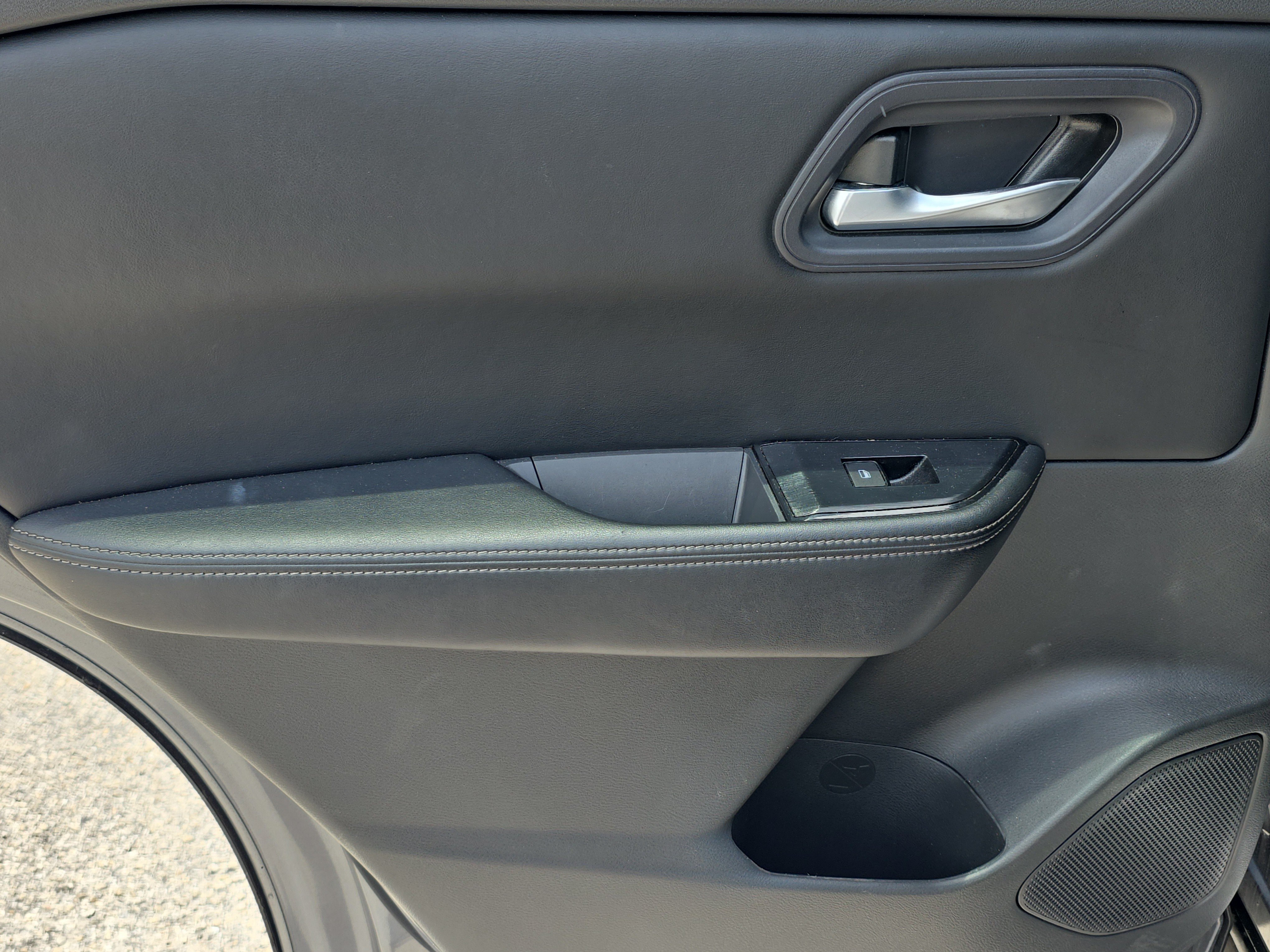 Used 2024 Nissan Rogue SV FWD image 14