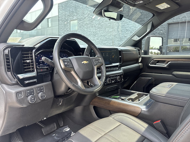 Used 2024 Chevrolet Silverado 2500 High Country w/ High Country Premium Package AWD/4WD image 5