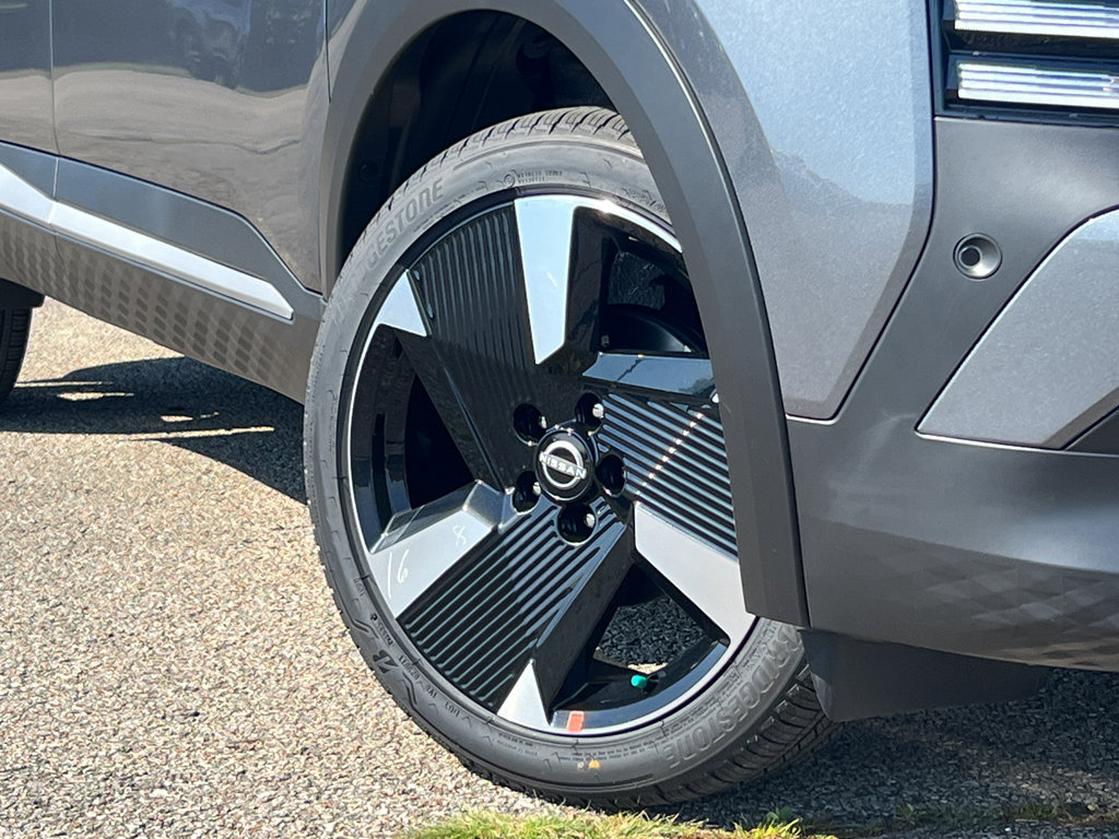 New 2026 Nissan Kicks SR w/ SR Premium Package image 2