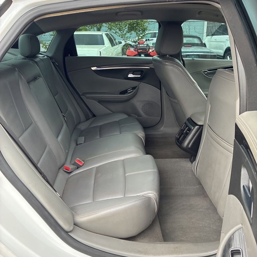 Used 2017 Chevrolet Impala Premier w/ Enhanced Convenience Package FWD image 13