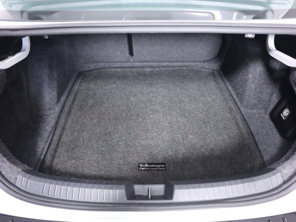 Used 2023 Volkswagen Jetta Sport image 30