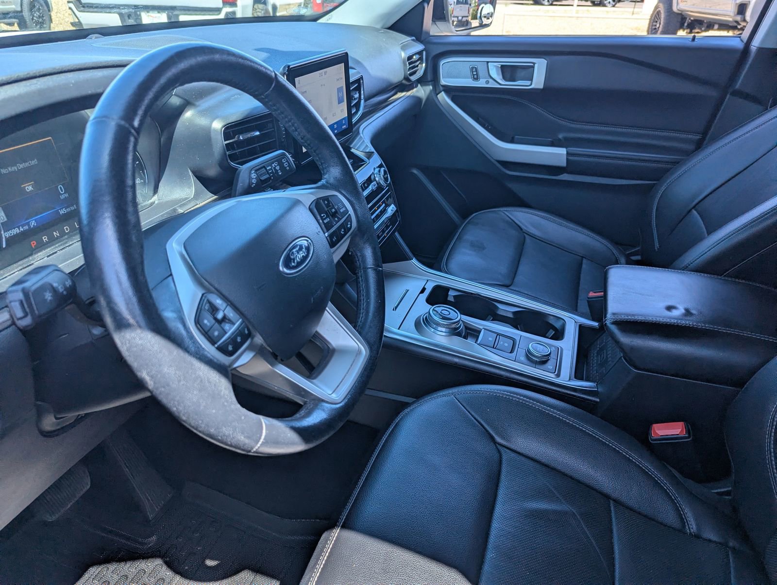 Used 2021 Ford Explorer Limited w/ Equipment Group 301A AWD/4WD image 17
