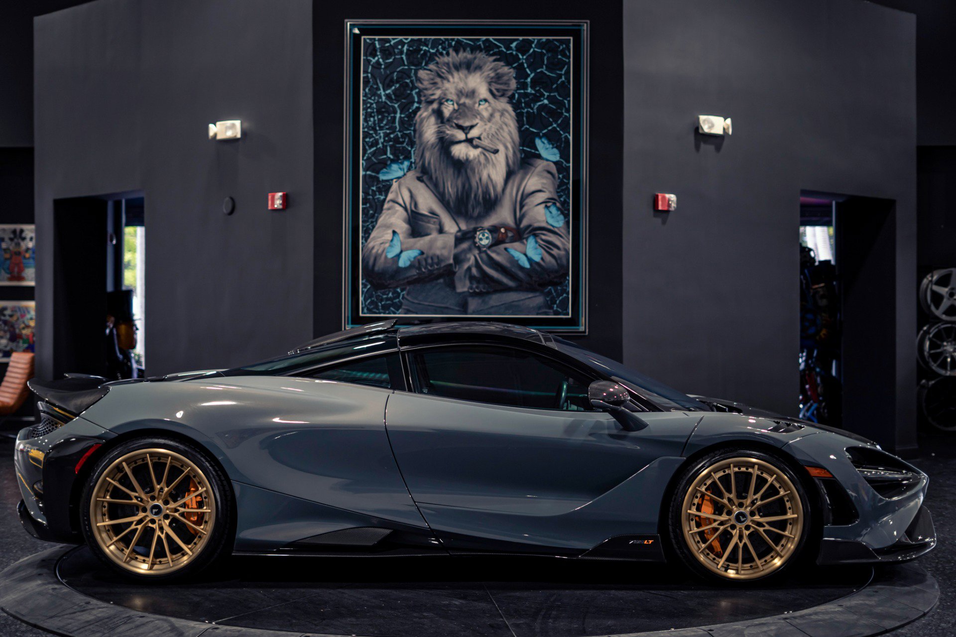 Used 2021 McLaren 765LT RWD image 26