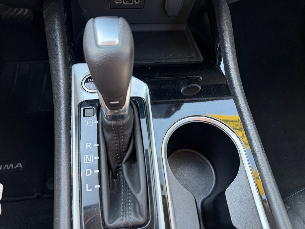 Used 2024 Nissan Altima 2.5 SV FWD image 24