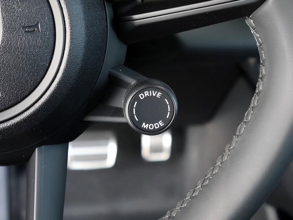 Certified 2025 Porsche Macan 4S Electric image 34