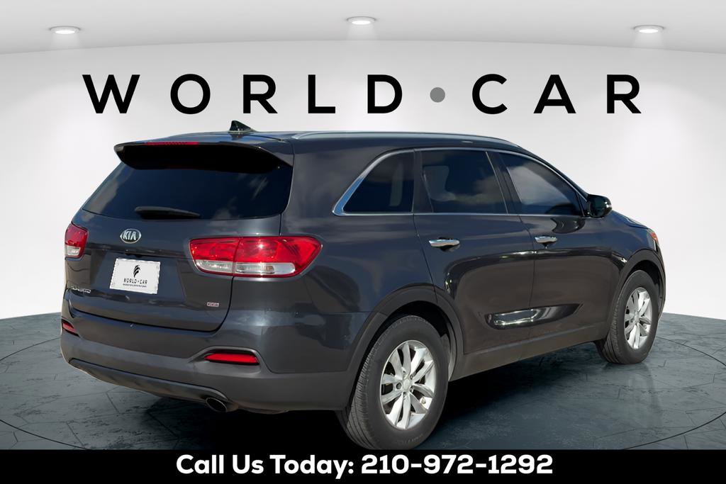 Used 2018 Kia Sorento FWD image 3