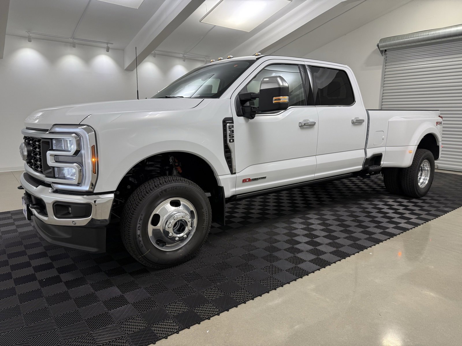 New 2025 Ford F350 Lariat w/ Lariat Ultimate Package image 3