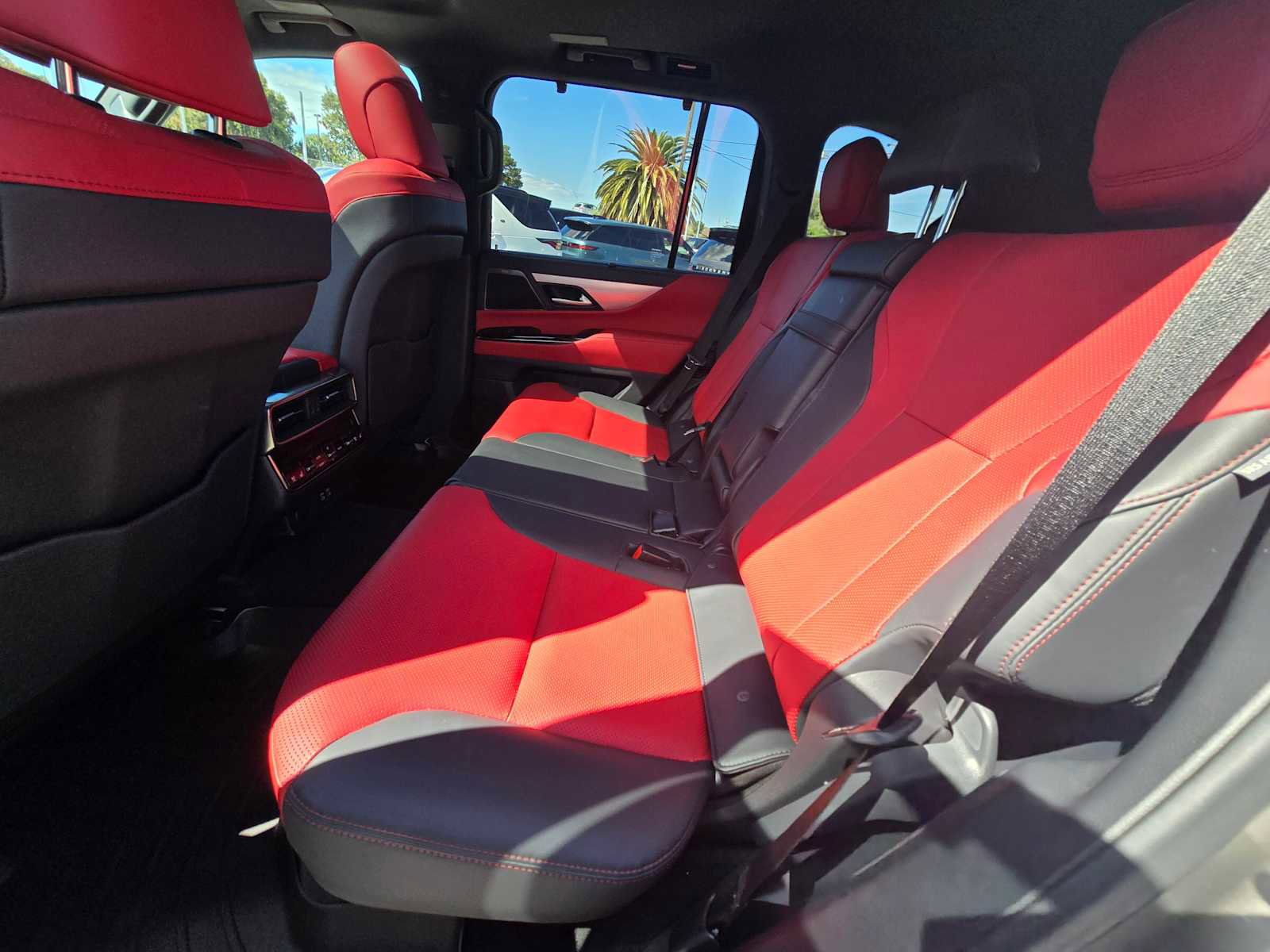 Used 2023 Lexus LX 600 F Sport w/ Accessory Package (Z1) AWD/4WD image 21