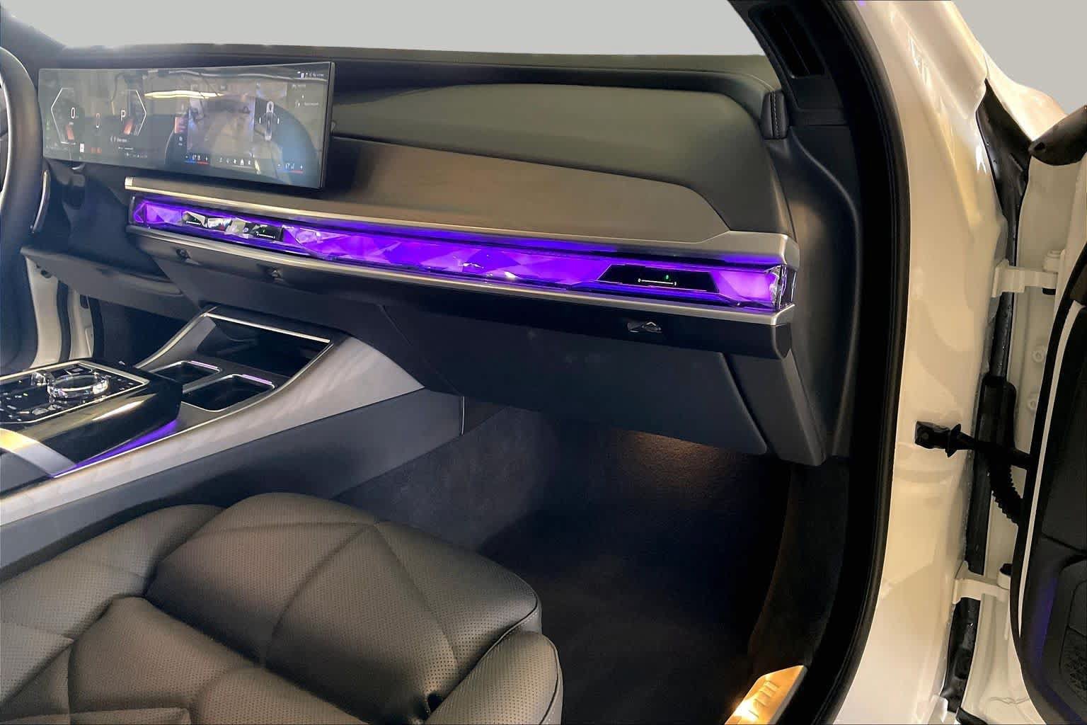 Certified 2025 BMW 740i RWD image 16