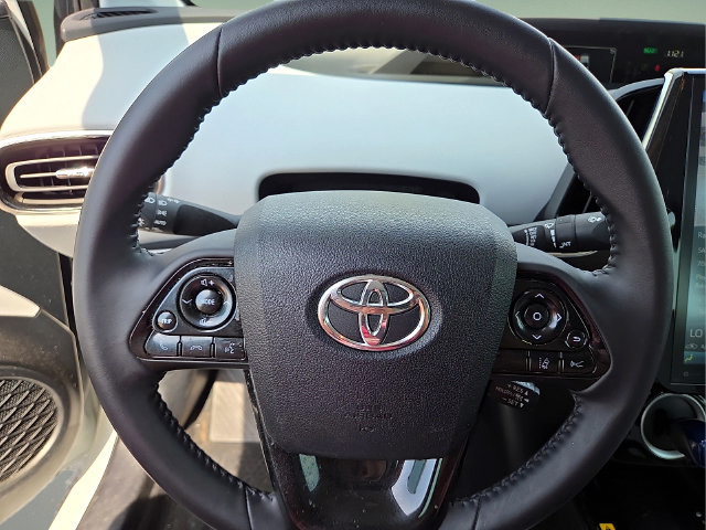 Used 2022 Toyota Prius Prime XLE FWD image 24