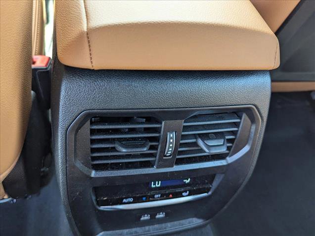 Certified 2025 BMW 330i Sedan w/ Premium Package image 18
