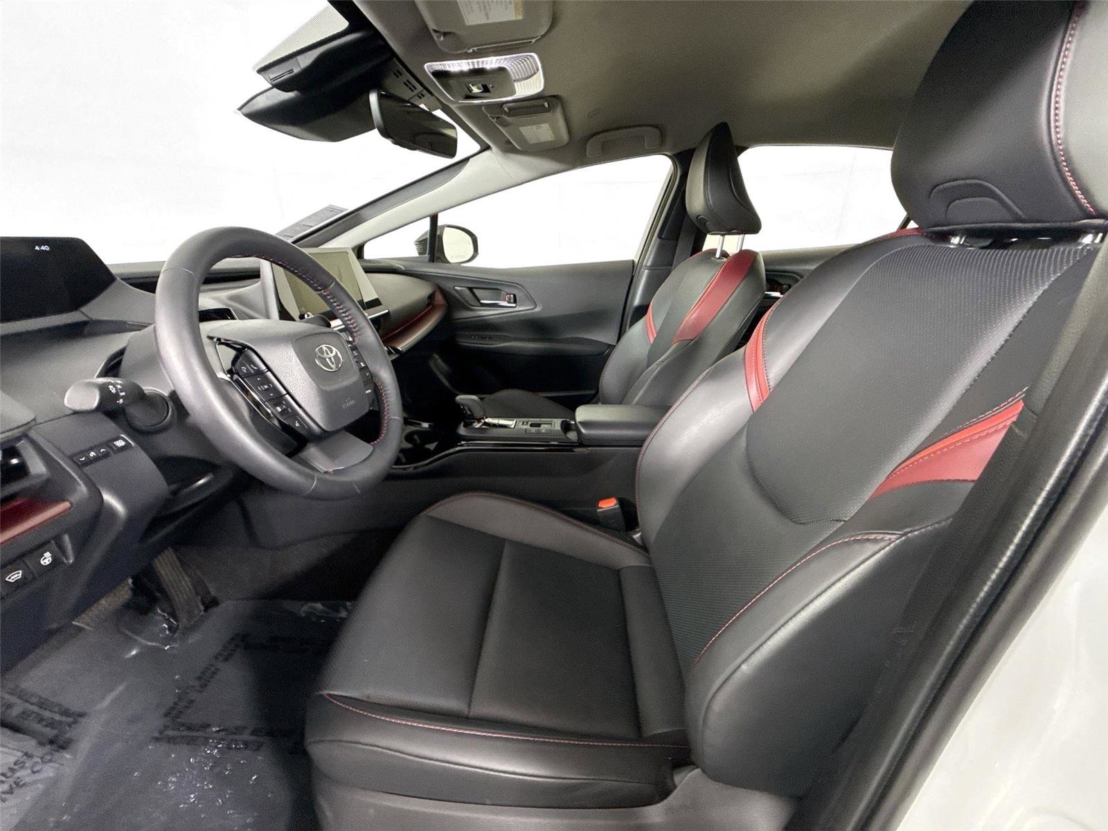Certified 2025 Toyota Prius Plug-In Hybrid FWD image 3