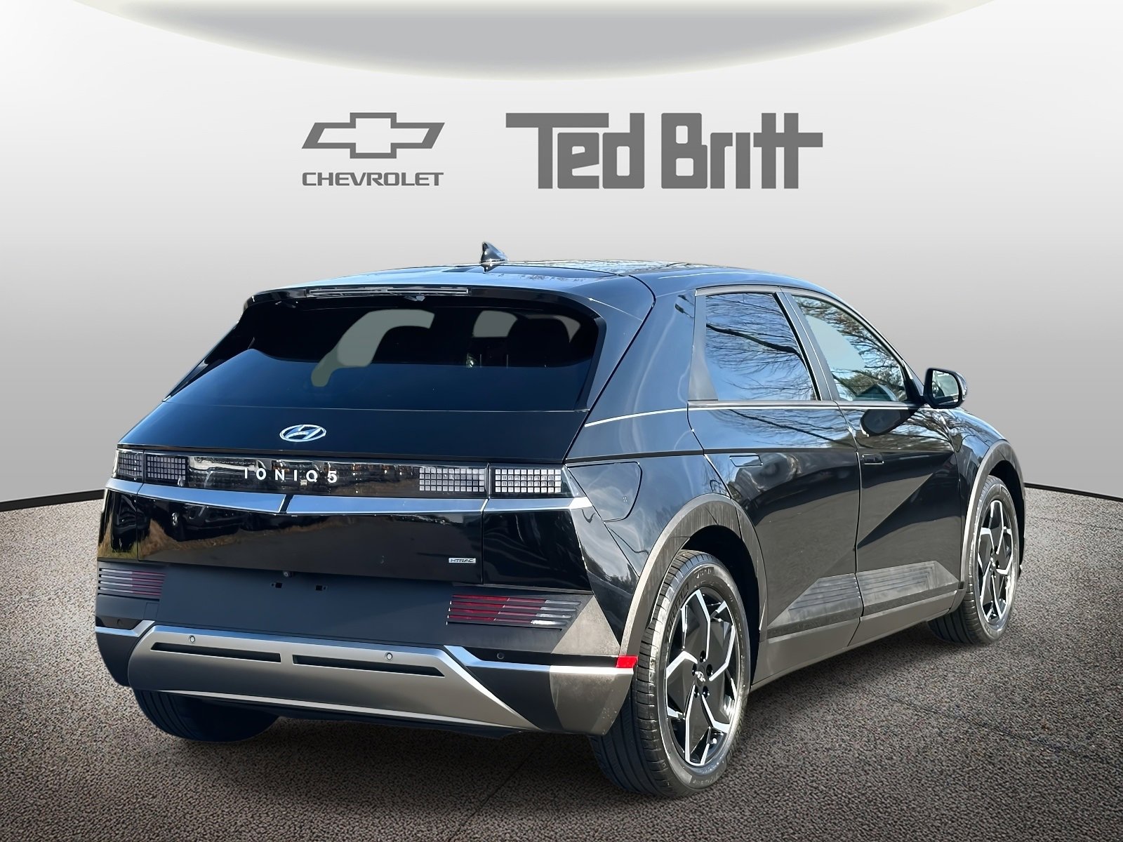 Used 2022 Hyundai Ioniq 5 SE image 4