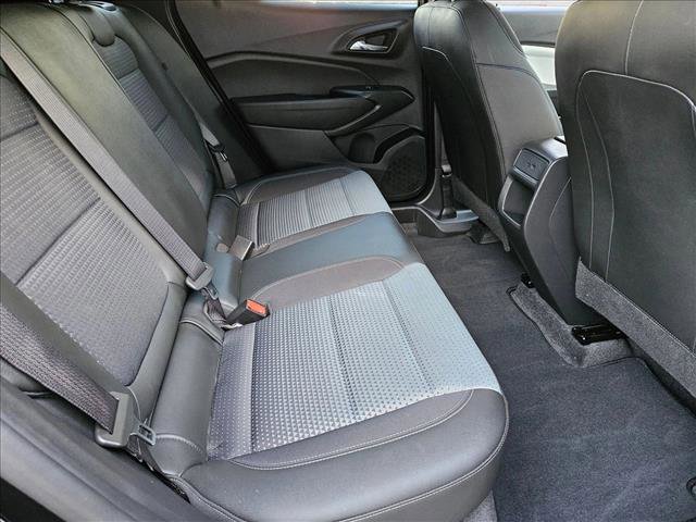 Used 2025 Chevrolet Trax LT w/ Driver Confidence Package FWD image 18