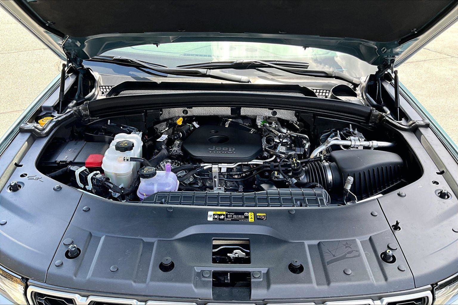 New 2026 Jeep Grand Cherokee Limited w/ Trailer Tow Package image 11