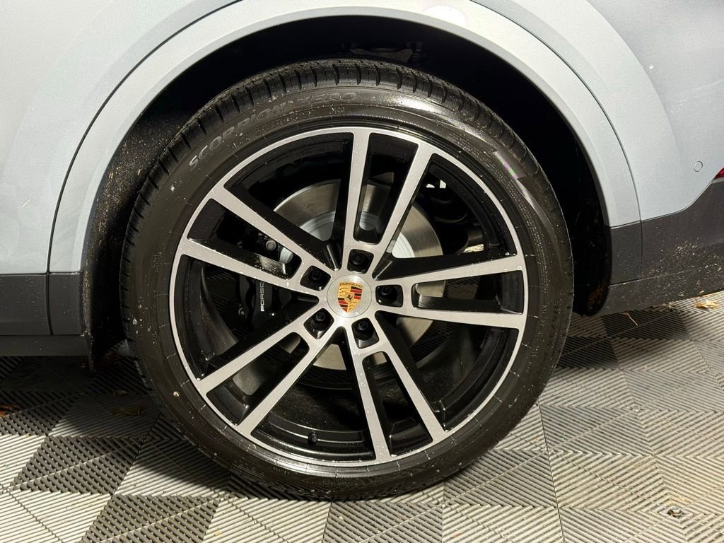 New 2026 Porsche Cayenne Coupe image 12