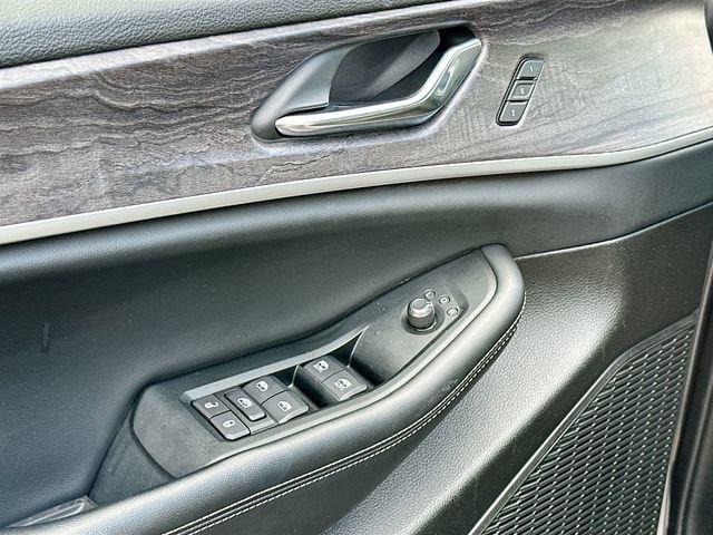 Used 2024 Jeep Grand Cherokee L Limited w/ Luxury Tech Group II image 18