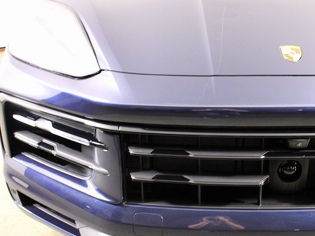 New 2025 Porsche Cayenne Coupe image 11