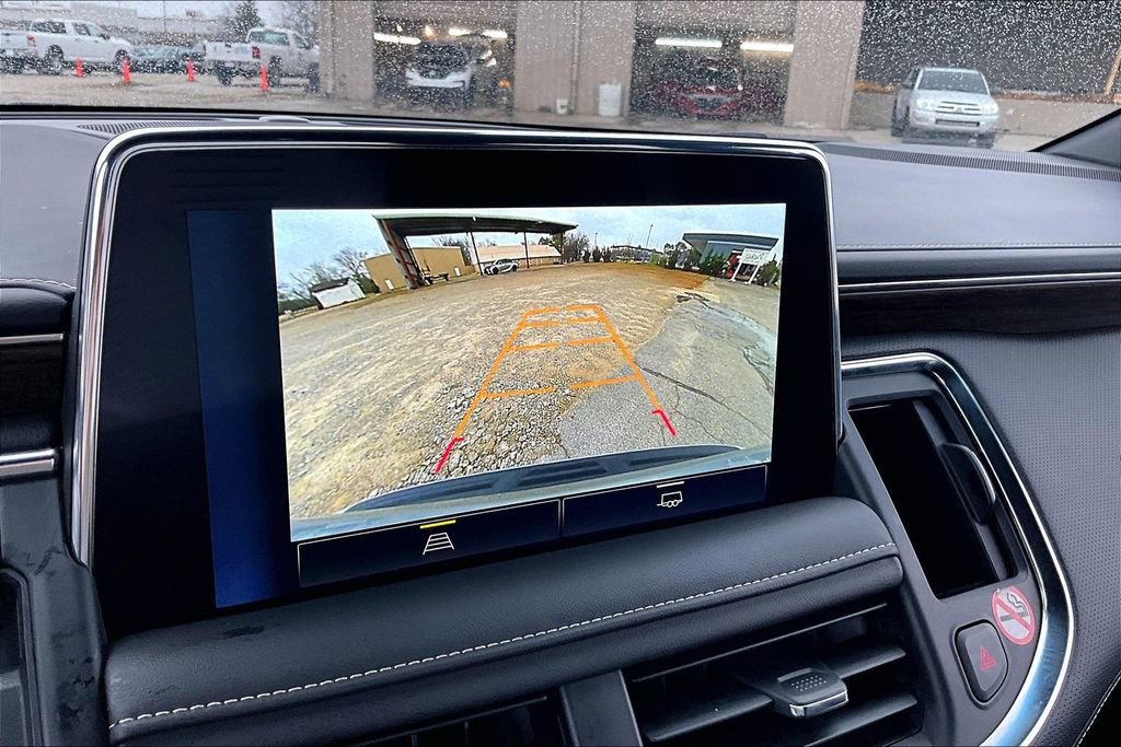 Used 2024 Chevrolet Suburban Premier image 14