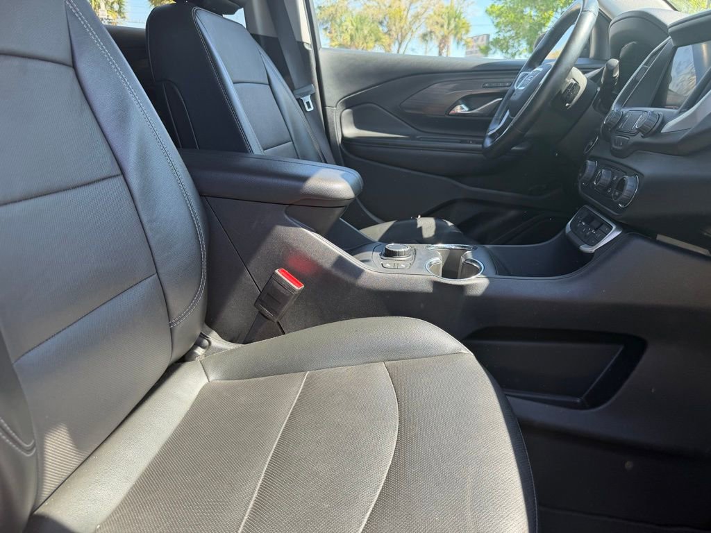 Used 2023 GMC Terrain SLT image 11