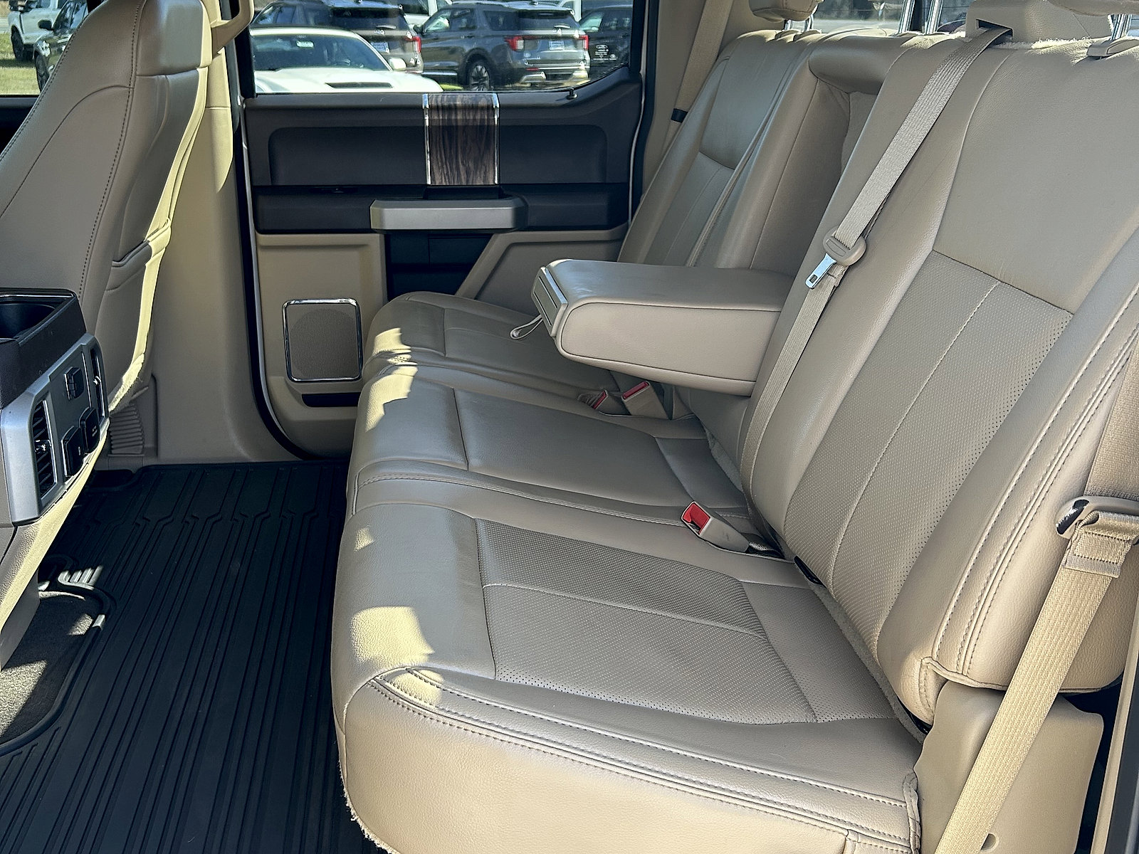 Used 2019 Ford F150 Lariat image 6