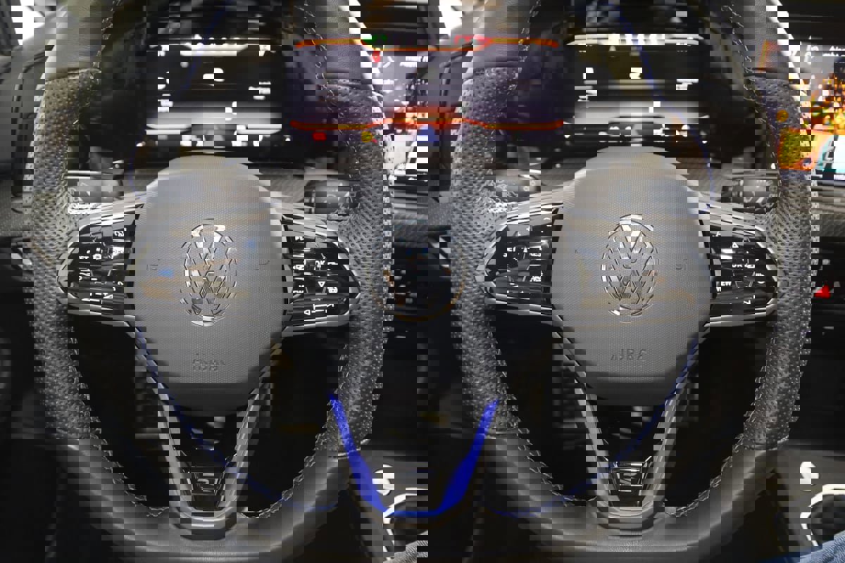 Used 2024 Volkswagen Golf R image 42