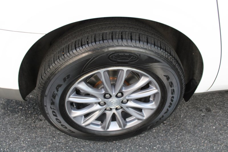 Used 2022 Buick Enclave Essence image 20