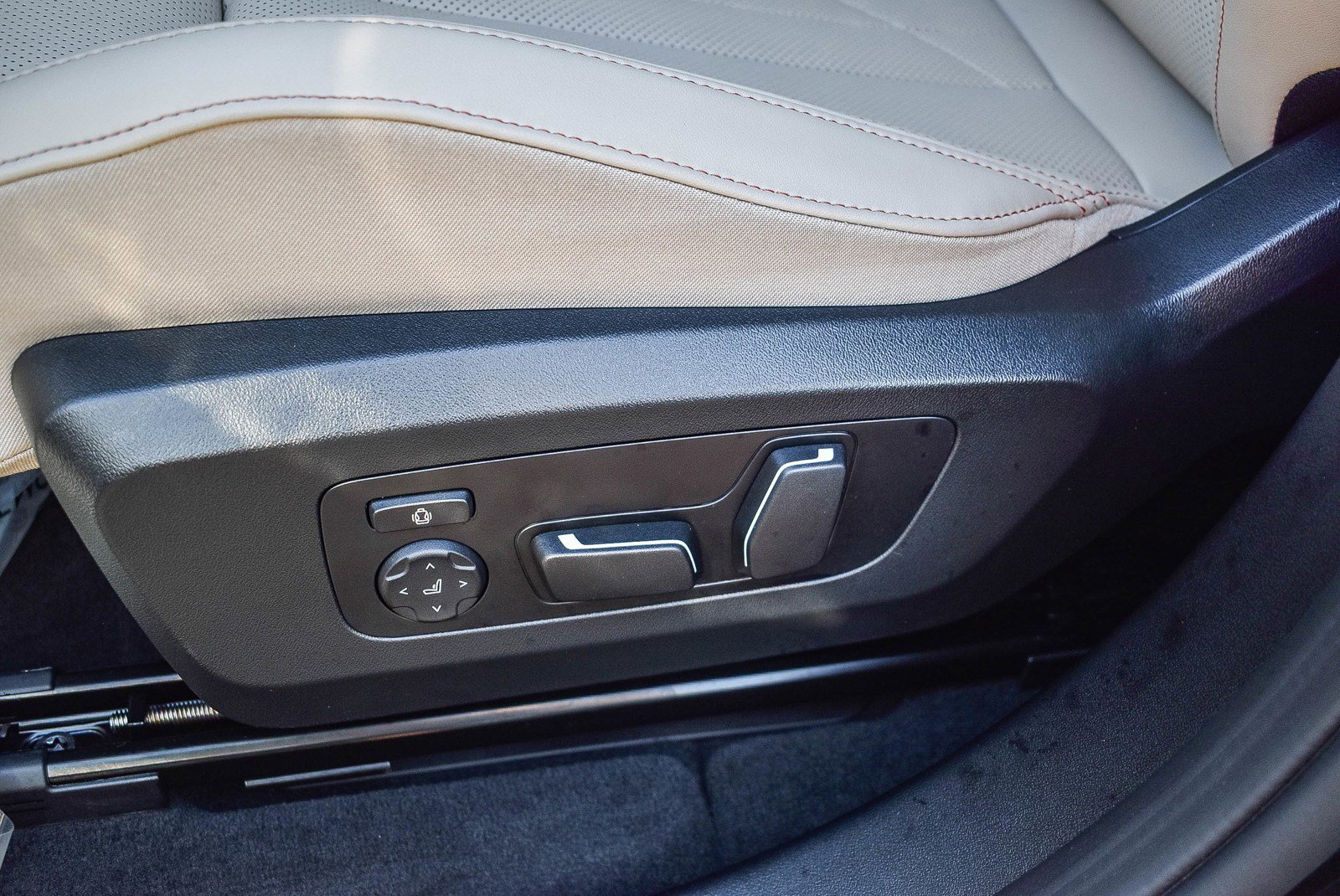 Used 2025 BMW X3 xDrive30i w/ Convenience Package image 21