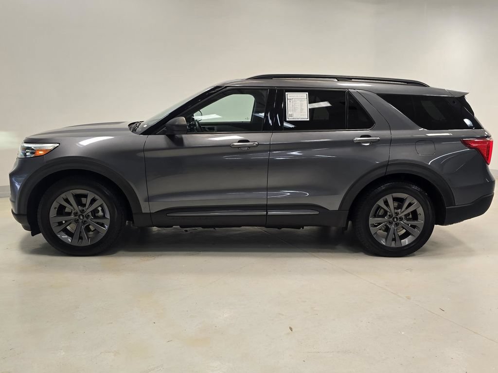 Used 2021 Ford Explorer XLT w/ Equipment Group 202A RWD image 2