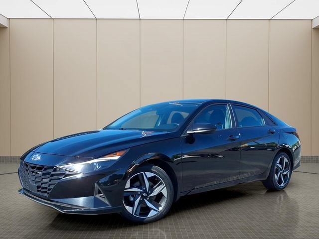 Used 2023 Hyundai Elantra SEL w/ Convenience Package FWD image 2