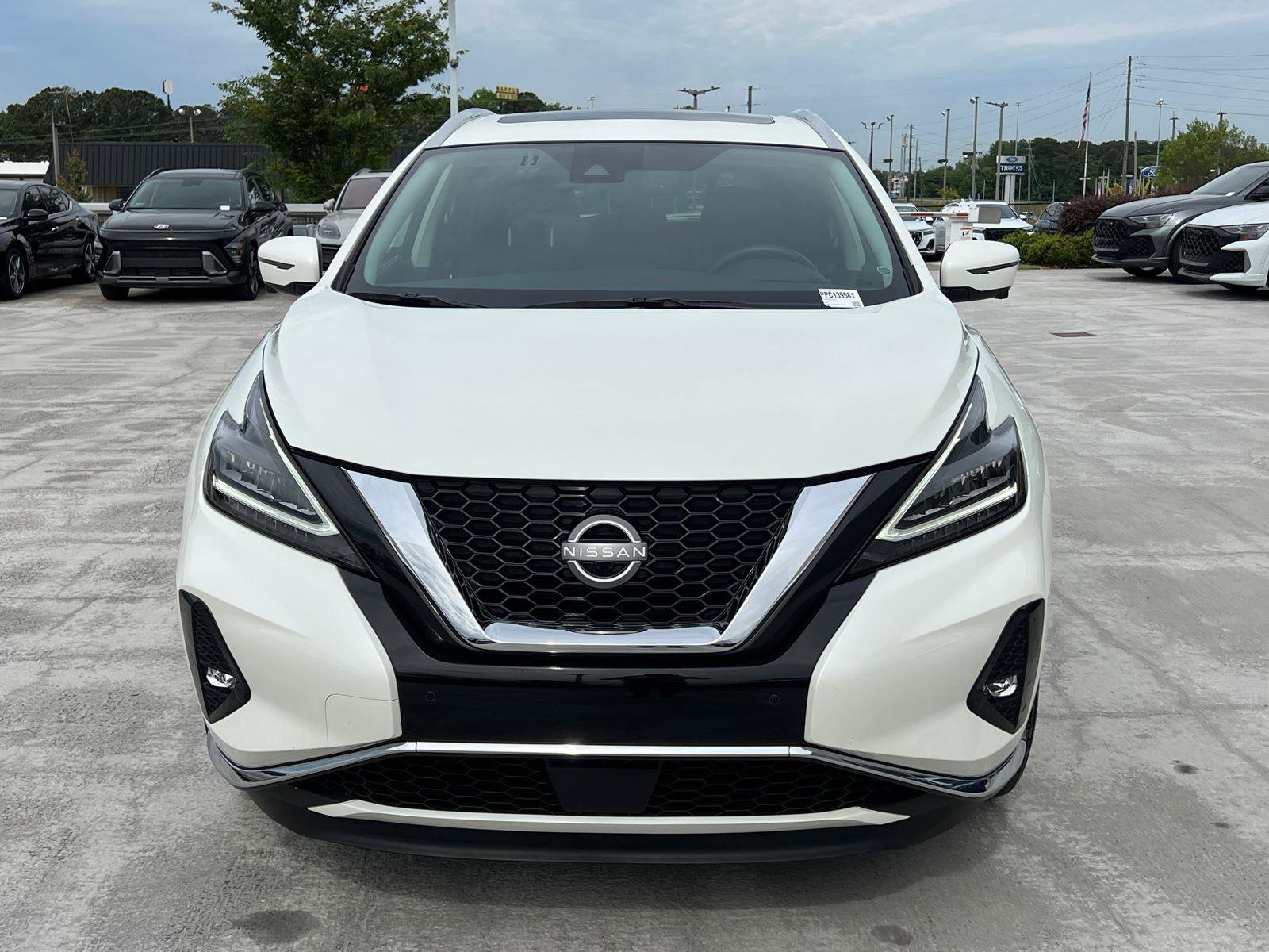Used 2023 Nissan Murano Platinum w/ Cargo Package FWD image 2