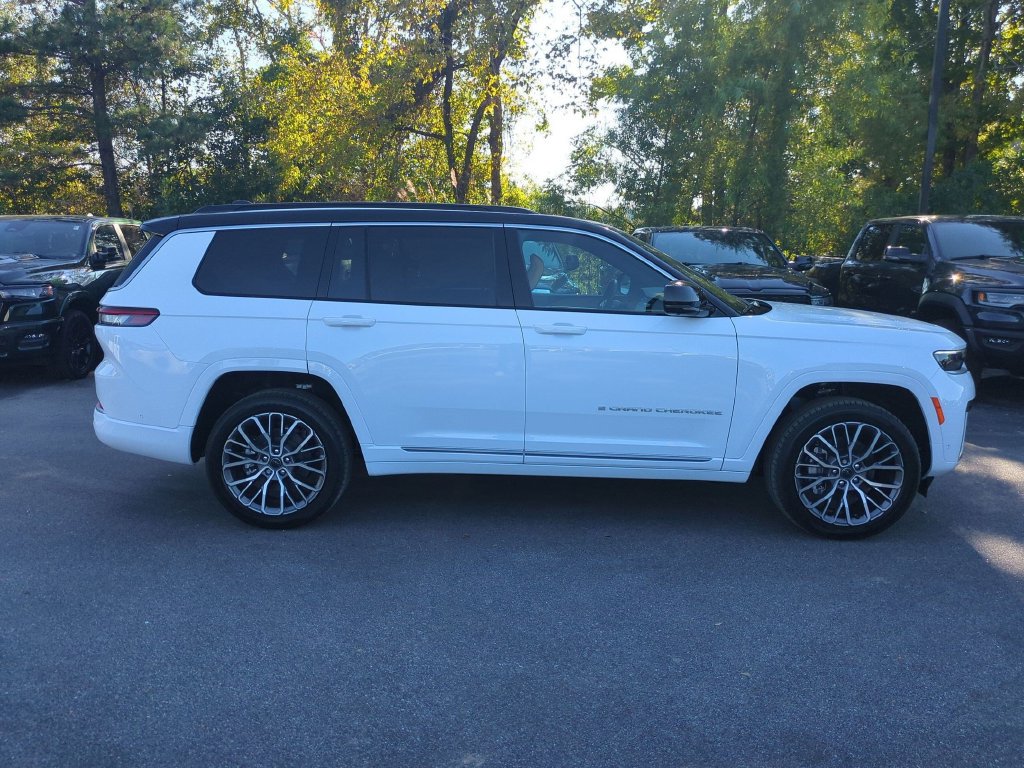 New 2027 Jeep Grand Cherokee L Summit AWD/4WD image 3