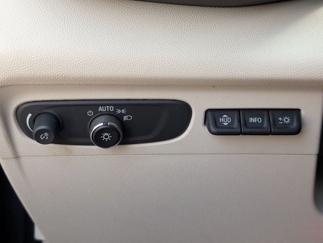 Used 2022 Buick Envision Essence w/ Technology Package I FWD image 21