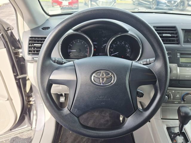 Used 2013 Toyota Highlander FWD image 17