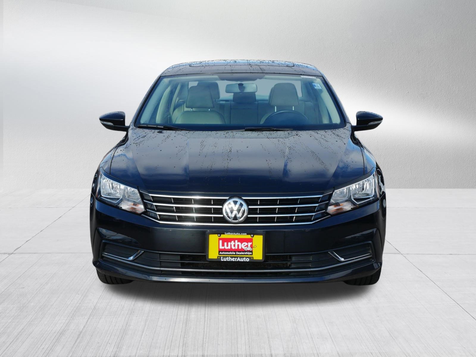 Used 2018 Volkswagen Passat 2.0T SE image 2